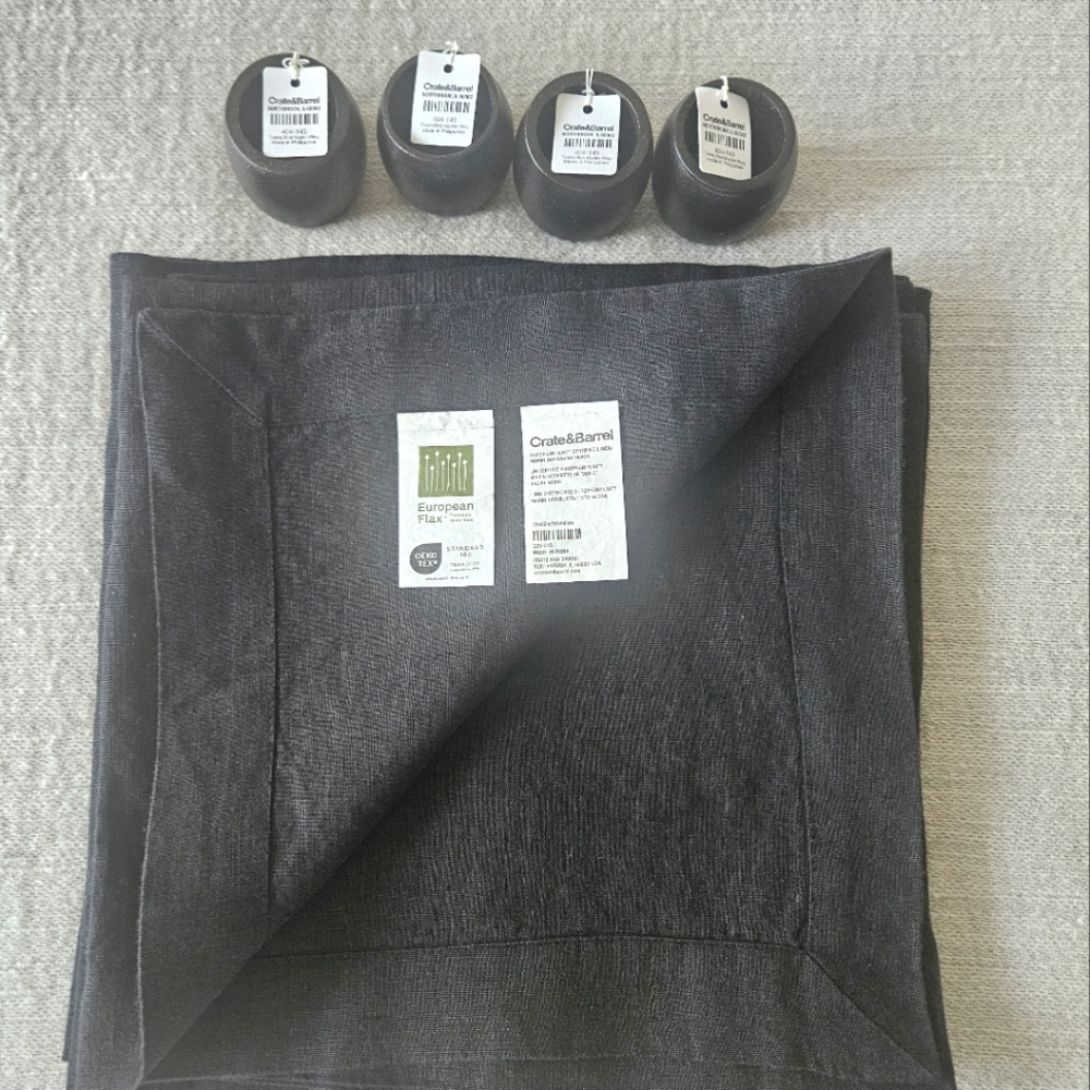 Crate&Barrel Black Linen Napkin Set
